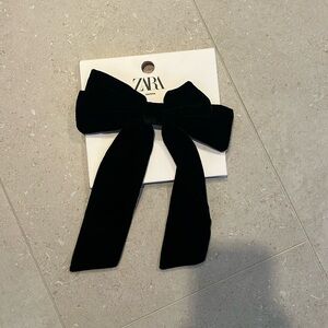 Zara velvet hair bow